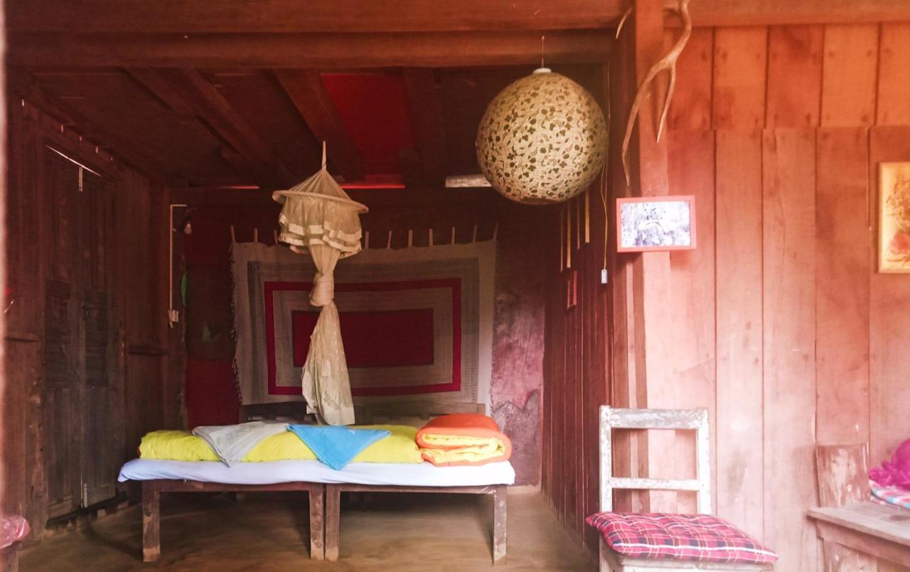Shanta Ghar A Rustic Guesthouse Chitwan Ngoại thất bức ảnh