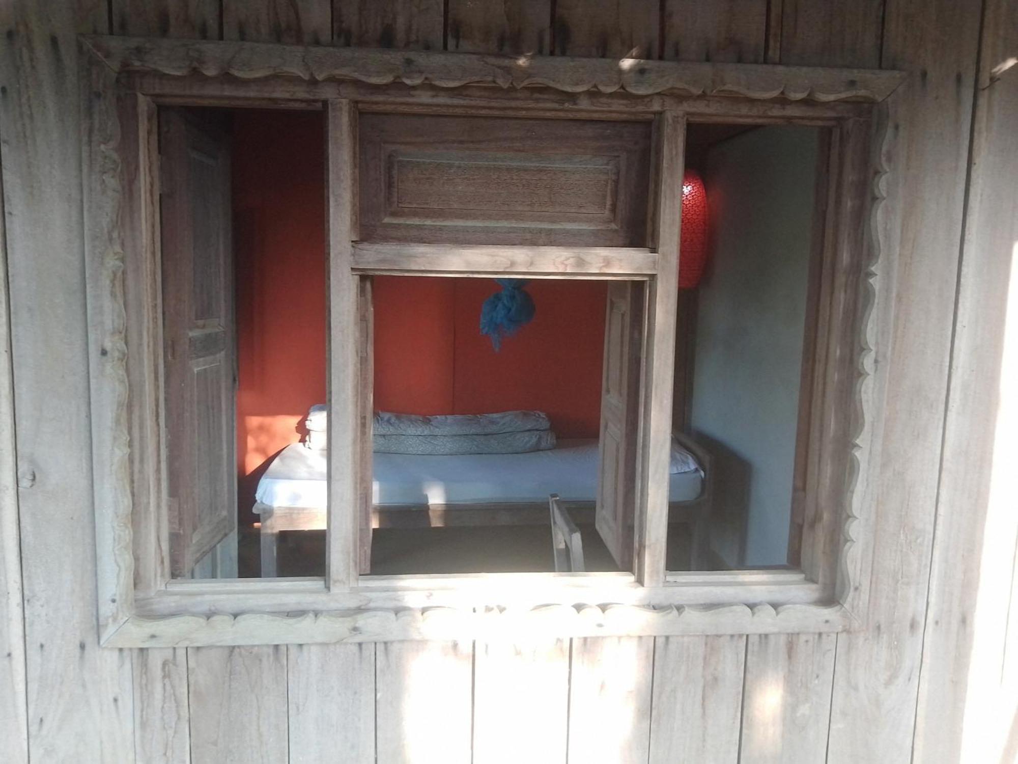 Shanta Ghar A Rustic Guesthouse Chitwan Ngoại thất bức ảnh