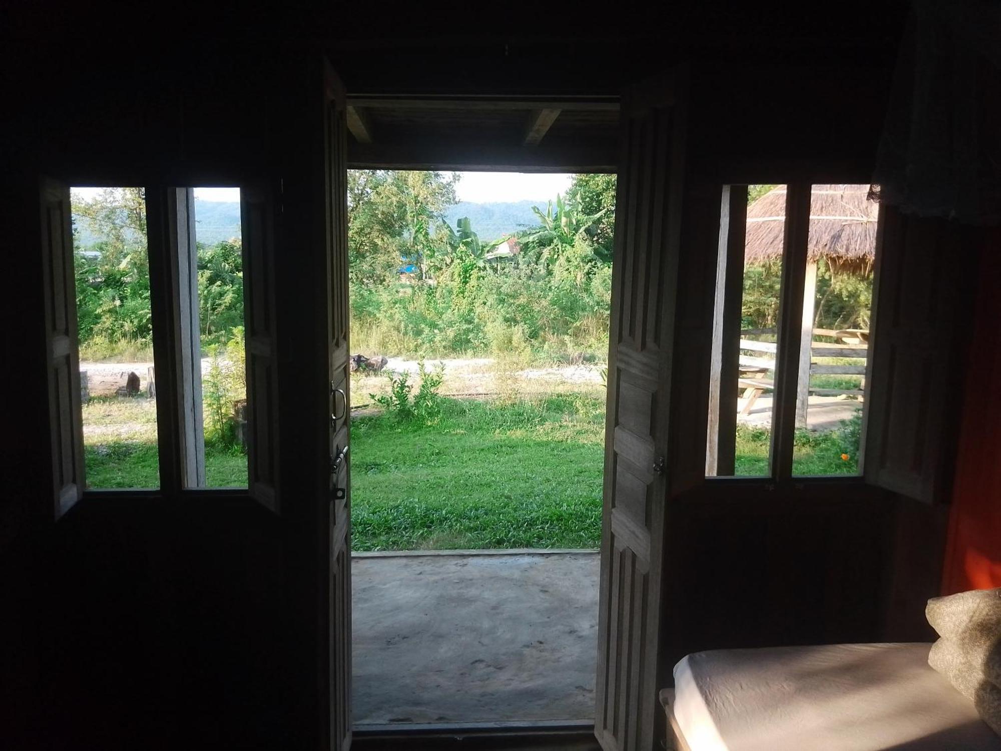 Shanta Ghar A Rustic Guesthouse Chitwan Ngoại thất bức ảnh