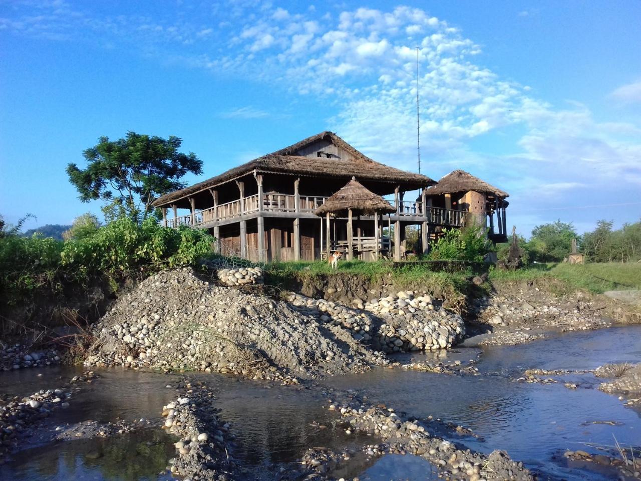 Shanta Ghar A Rustic Guesthouse Chitwan Ngoại thất bức ảnh
